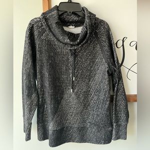 Kirkland black/white cowl neck pullover
